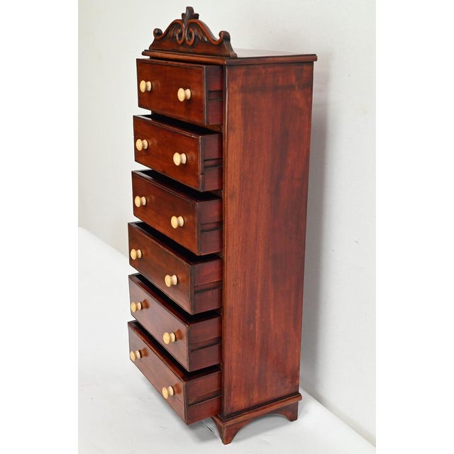 Small Mahogany Chest of Drawers, 1960 For Sale - Image 4 of 18