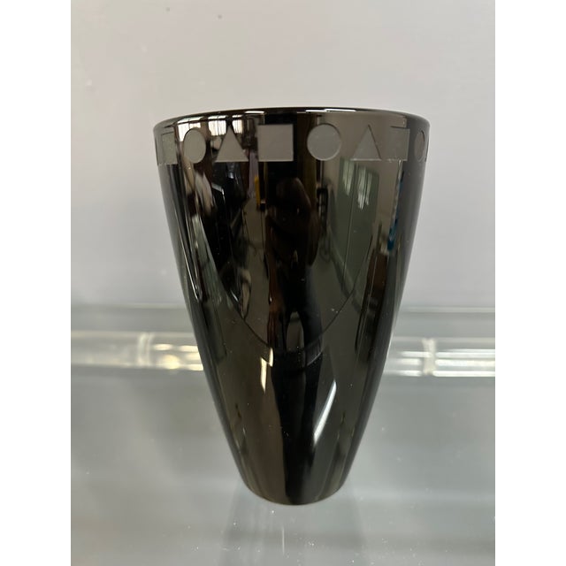 Ward Bennett Trio of Etched Crystal Vases by Ward Bennett for Sasaki, 1990s For Sale - Image 4 of 8