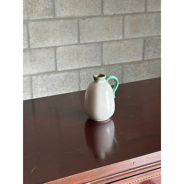 1940s Green Handled Off-White Vase in Earthenware by Christer Heijl for Töreboda For Sale In Philadelphia - Image 6 of 7