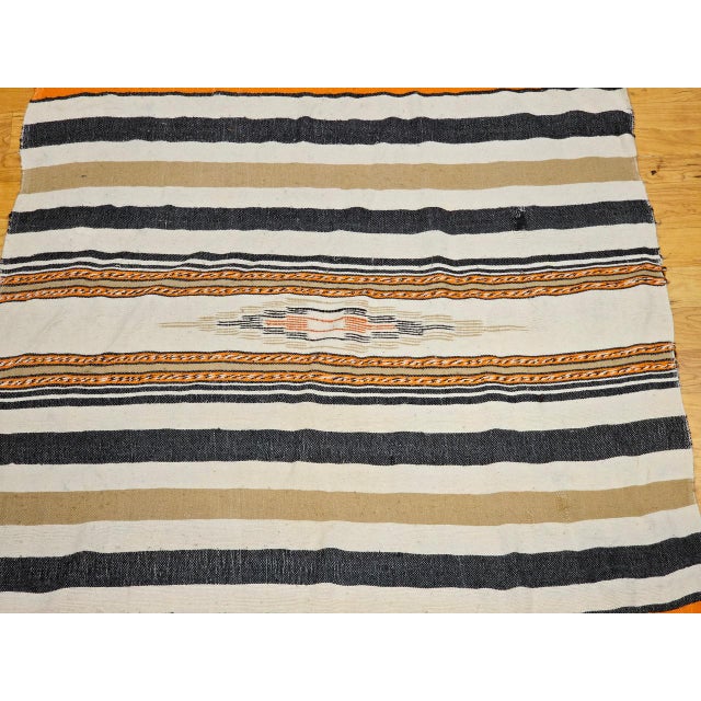 Vintage American Southwestern Serape Kilim, Handwoven Stripe Pattern, Ivory & Tan, 5x8 For Sale - Image 11 of 18