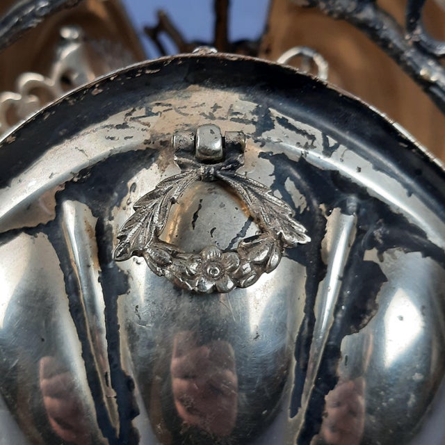 Antique Late 19th Century Victorian Sheffield Folding Shell Biscuit Jar from Elkington For Sale - Image 11 of 17