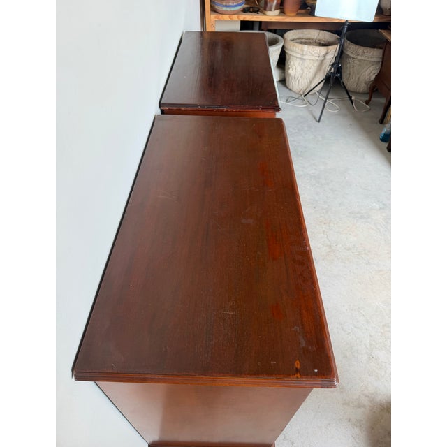 Vintage Dannerok Chippendale Style Mahogany Three-Drawer Chests – A Pair For Sale In Miami - Image 6 of 12
