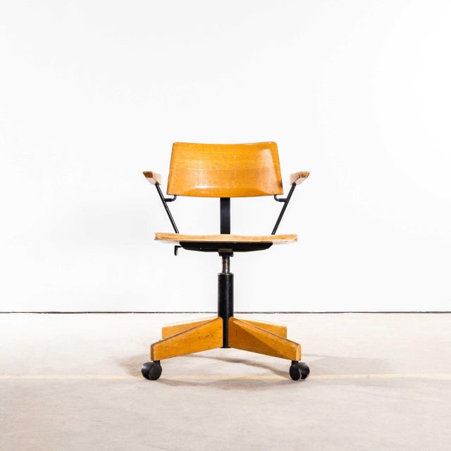 Angular Swivel Desk Chair with Metal Rod Arms from Giroflex, 1960s For Sale - Image 10 of 10