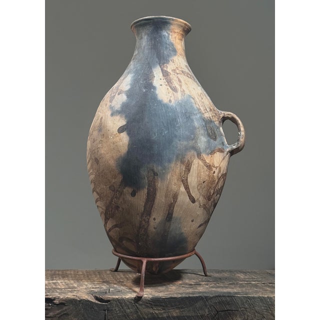 Mexican Vintage Monumental Abstract Expressionist Tonaltepec Amphora Style Handled Clay Vessel W/Custom Stand For Sale - Image 3 of 11