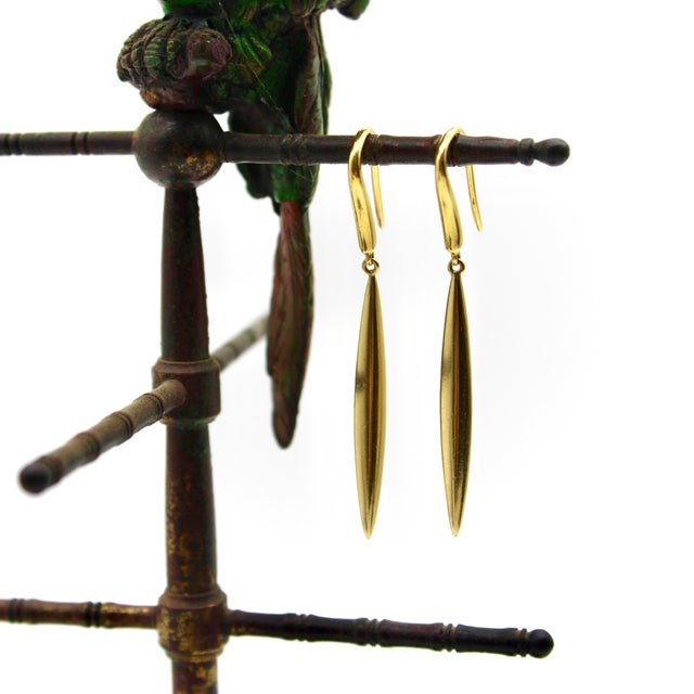 Metal Vintage 18k Gold Tiffany & Co. Feather Drop Earrings, Pair For Sale - Image 7 of 9