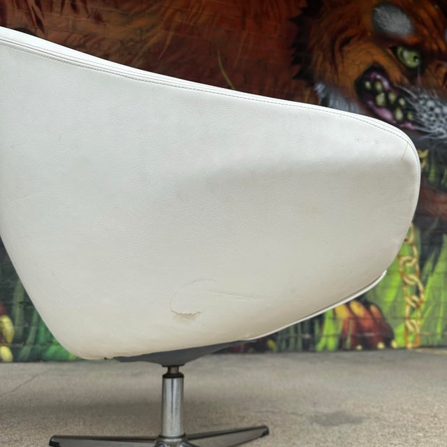 Mid 20th Century Pair of Mid-Century Modern Overman Swivel Chairs For Sale - Image 5 of 12