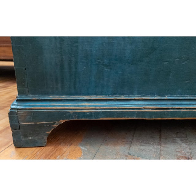 18th or 19th Century Blue Painted American Blanket Chest, New York or New England For Sale In New York - Image 6 of 18