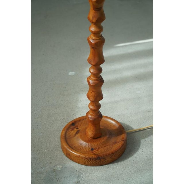 Scandinavian Modern Sculptural Turned Pine Floor Lamp, Denmark, 1970s For Sale - Image 4 of 14