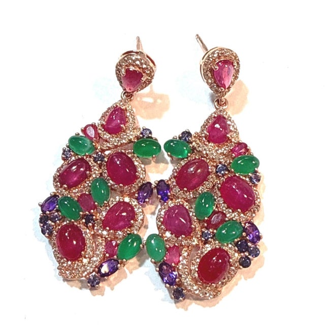 Red Bochic “Orient” Ruby, Green Agate & Amethyst Earrings Set In 18K Gold & Silver - a pair For Sale - Image 8 of 8