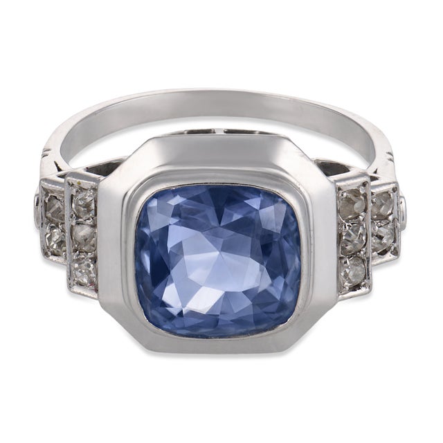 Art Deco 1920s French Art Deco Gia 4.50 Carat Ceylon No Heat Sapphire Diamond Platinum Ring, Size 6.25 For Sale - Image 3 of 6