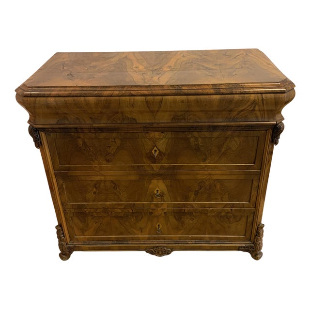 Biedermeier Tulip Head Chest of Drawers in Walnut, 1850 For Sale