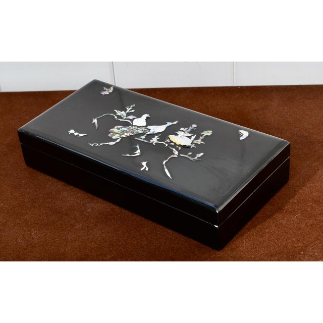 Shell Chinese Black Lacquer Box Mother of Pearl Abalone Shell Inlay Peacock Butterfly For Sale - Image 7 of 15