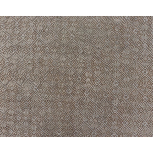 All-Over Design Turkish Vintage Kilim Rug in Tan, Taupe and Earth Tones For Sale In Atlanta - Image 6 of 11