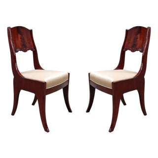 Early 19th Century Pair of Neoclassical Side Chairs For Sale