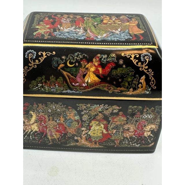 Folk Art 1990s Vintage Porcelain Keepsake Box, the Legend of the Enchanted Princess For Sale - Image 3 of 6