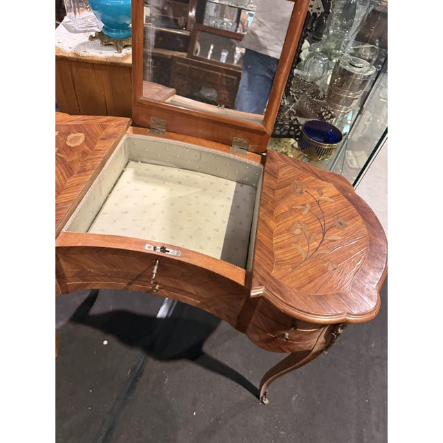 Louis XVI Marquetry Dressing Table, 1930s, in Flawless conditions. Designed before 1890