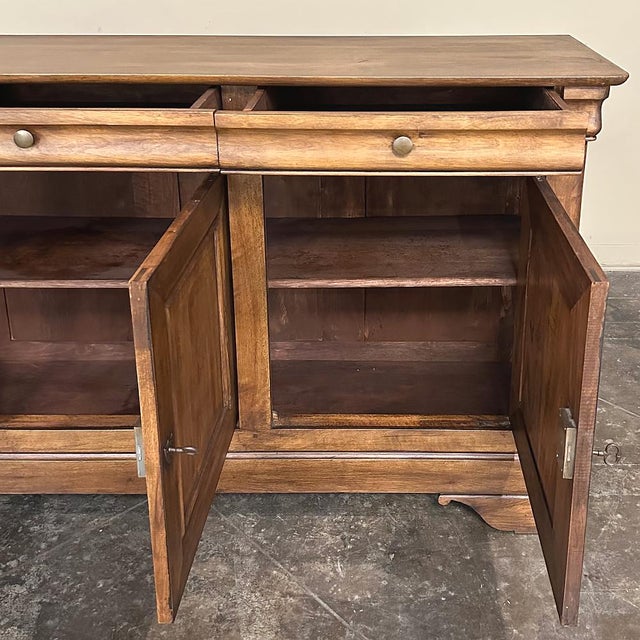 19th Century French Louis Philippe Period Walnut Buffet ~ Enfilade ~ Credenza For Sale - Image 11 of 18