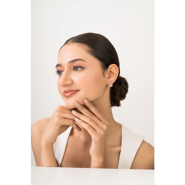 Luxury 14k Yellow Gold 1.83ct Pear Ruby Diamond Floral Stud Earrings- A Pair For Sale - Image 9 of 13