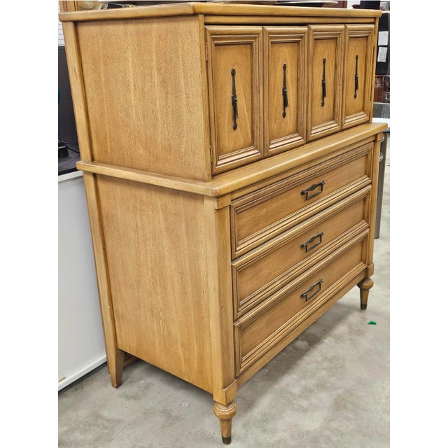 Wood Mid 20th Century White Furniture Italian Tuscan Style Fruitwood Chest and Chest of Drawers For Sale - Image 7 of 13