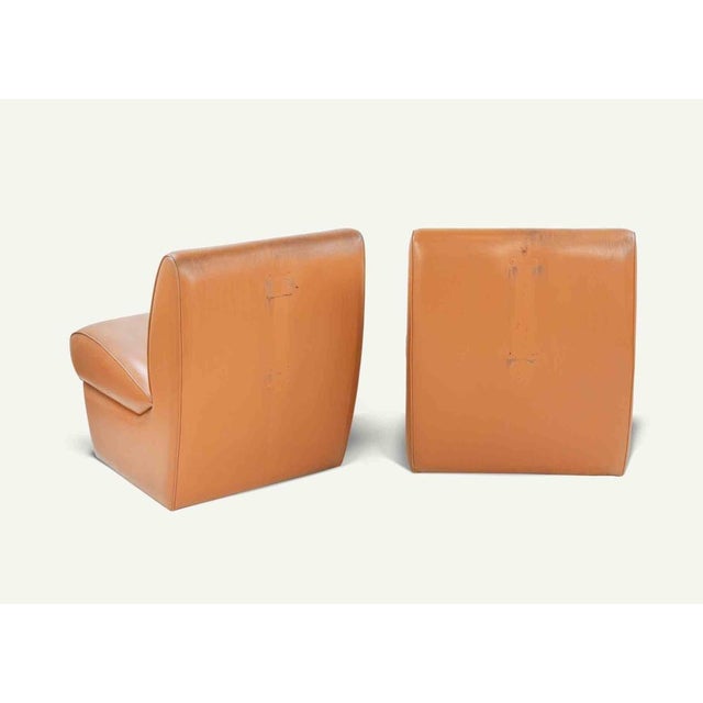 Beautiful set of chairs realized by italian manufacture in 1950s. Mahogany wood and padded leather. Very good condition.