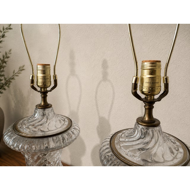 Hollywood Regency Pair of Vintage Paul Hanson Crystal Table Lamps With Marble Bases For Sale - Image 3 of 5