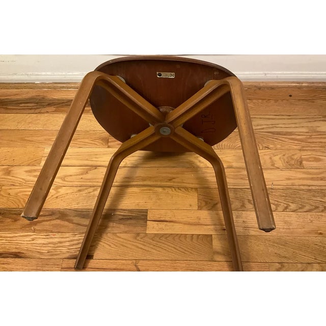 Green Very Rare Set: Arne Jacobsen Grand Prix Teak Dining Set by Fritz Hansen — 3 Chairs + Matching Solid Teak Table (1964-1965, All Fh Stamped) For Sale - Image 8 of 16