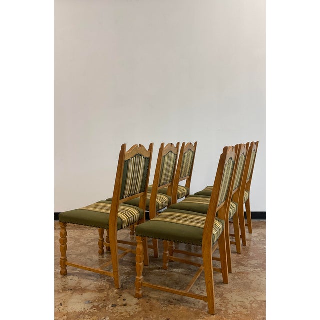 1970s 1970s Set of 6 Mid-Century Modern Oak Dining Chairs Attributed to Henning Kjaernulf For Sale - Image 5 of 17