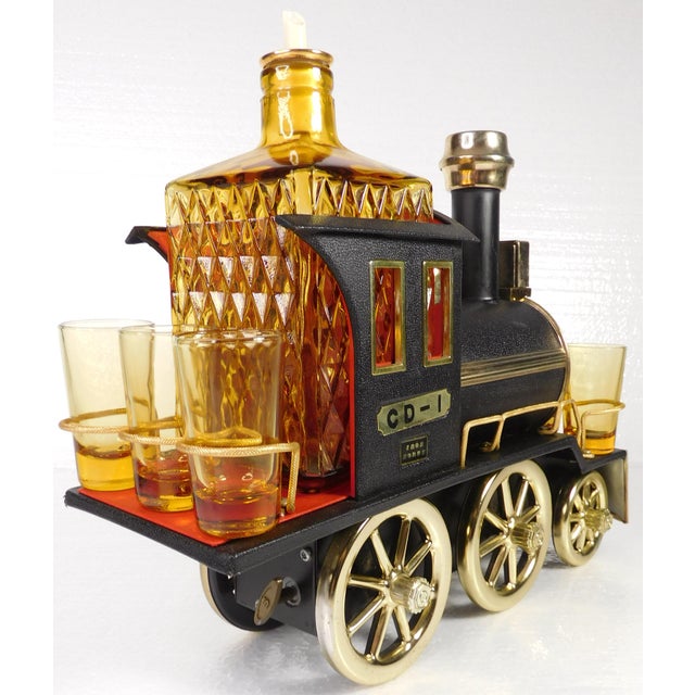 1970s Vintage Figural Iron Horse Steam Engine Musical Decanter With Shot Glasses - 8 Piece Set For Sale - Image 5 of 16