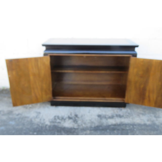 Chinoiserie Chin Hua Hollywood Regency Serving Table Buffet Lacquered 6187 For Sale - Image 4 of 16