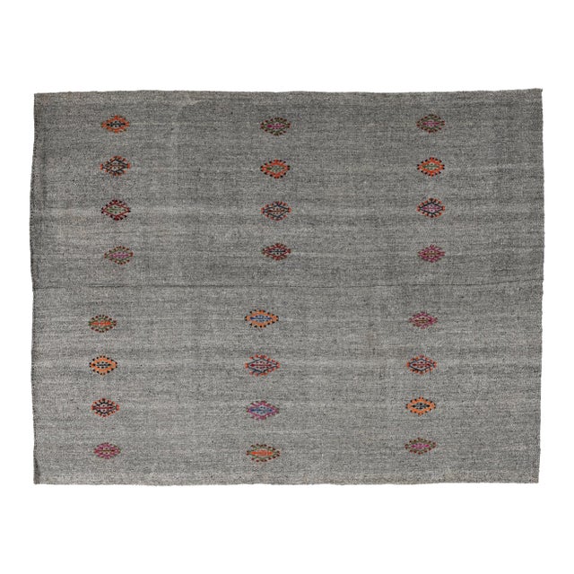 Embroidered Gray Vintage Kilim Rug - 6`8″ X 8`4″ For Sale