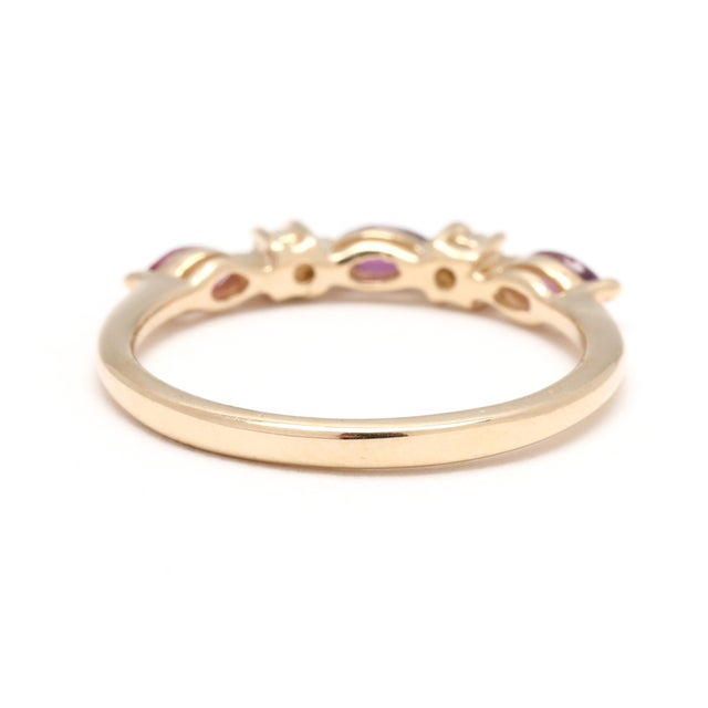 0.12ctw Diamond and Ruby Band Ring, 14k Yellow Gold, Ring Size 5.75 For Sale - Image 4 of 7