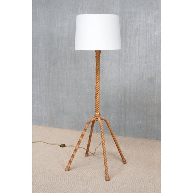 Mid-Century Modern 4-Legged Floor Lamp in Braided Rope by Adrien Audoux & Frida Minet, France, 1950s For Sale - Image 3 of 11