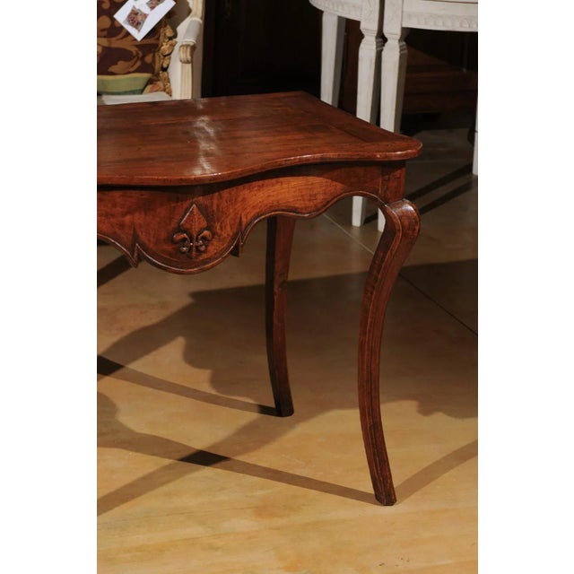 French 18th Century Louis XV Period Provençale Console Table with Fleur-de-Lys For Sale In Atlanta - Image 6 of 12