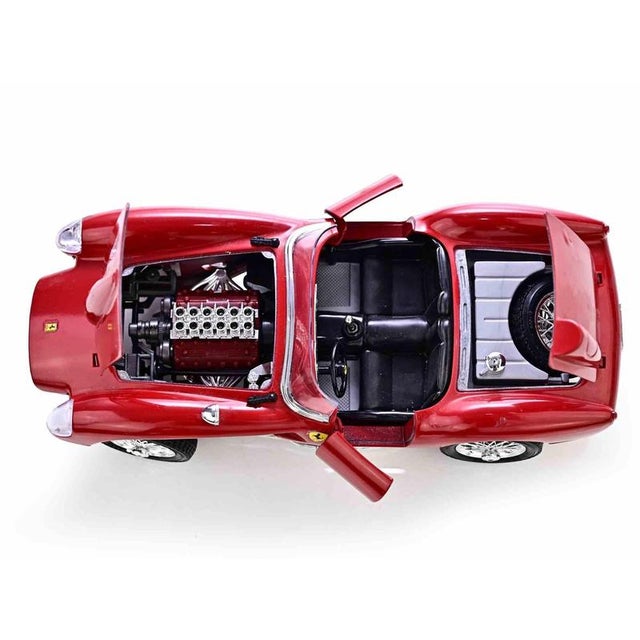 Bburago Ferrari 250 Testa Rossa (1957) – Red Version Scale 1:18, Made in Italy A classic 1:18 scale die-cast model of the...