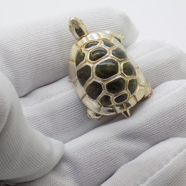 High quality vintage miniature sculpture depicting an enameled turtle, signed saturno (182ar) and handmade in italy...