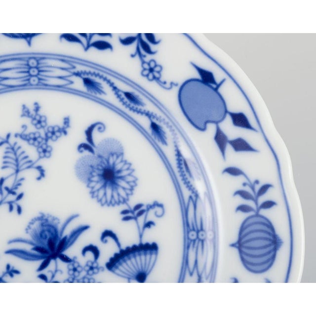 Porcelain Plates in Blue Onion Pattern, Bavaria, Germany, Set of 12 For Sale - Image 4 of 6