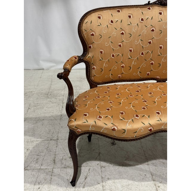 Antique Georgian Settee in a Silk Floral Upholstery in the Style of John Cobb, Circa 1770 For Sale - Image 11 of 12