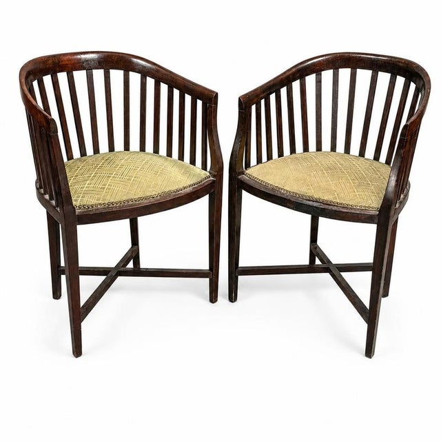 Arts & Crafts Barrel-Back Captain's Chairs in Walnut, United Kingdom, 1900s, Set of 2 For Sale - Image 9 of 9