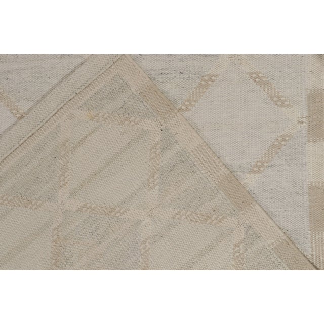 Textile Rug & Kilim’s Scandinavian Style Kilim in Blue, Beige and White Trellis Pattern For Sale - Image 7 of 8