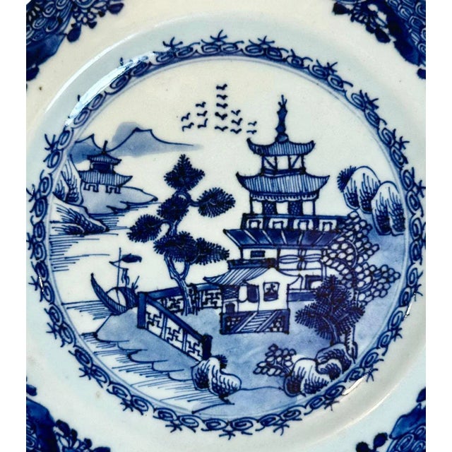 A blue and white Chinese export plate with cut corners. Circa 1780, China.