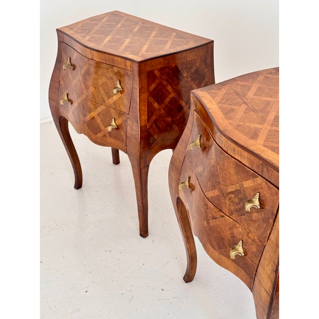 Brown Pair of Italian Bombe Commodini W Geometric Marquetry and Brass Hardware, 1950s For Sale - Image 8 of 16