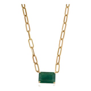 14k Yellow Gold 9.66ct East-West Emerald Paperclip Link Chain Solitaire Necklace For Sale