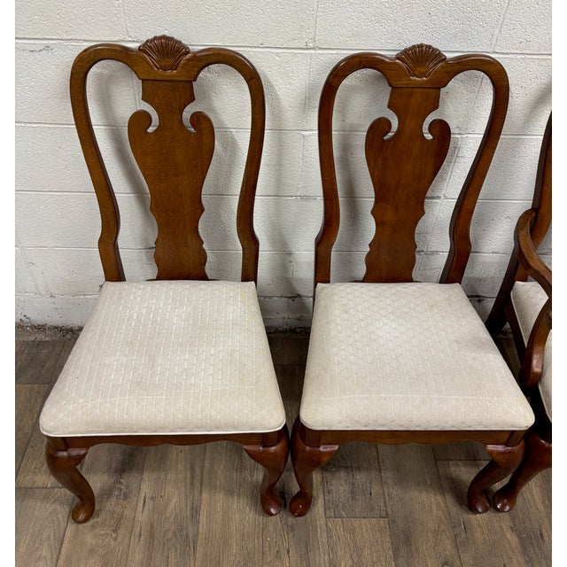 Universal Furniture Vintage Universal Furniture Queen Anne Style Dining Chairs - Set of 5 For Sale - Image 4 of 14