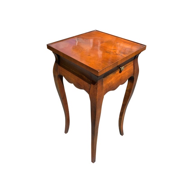 Hekman Traditional Burl Wood Top Petite Accent Side Table With Drawer Cute side or accent end table Good quality beautiful...