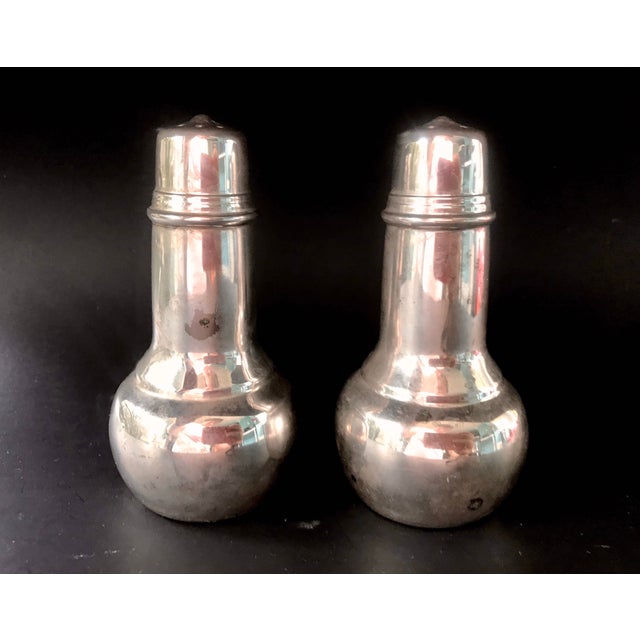 Mid-Century Modern Vintage Mid Century Modern Silver Plated Salt & Pepper Shakers International Silver - Set of 2 For Sale - Image 3 of 9
