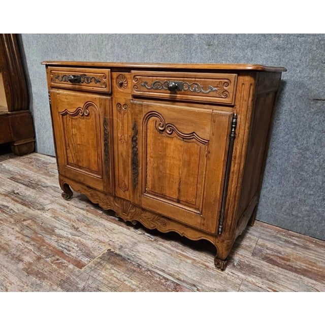 18th Century Louis XV Buffet in Carved Wood For Sale - Image 5 of 12