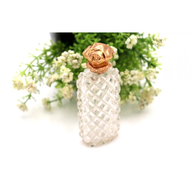 Perfume Bottle in Glass and 15k Gold For Sale - Image 5 of 6