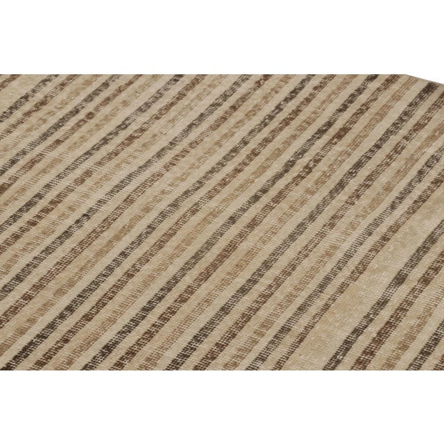 1950s Vintage Distressed Runner Rug, Beige-Brown Geometric Stripe Design– Rug & Kilim For Sale - Image 5 of 8