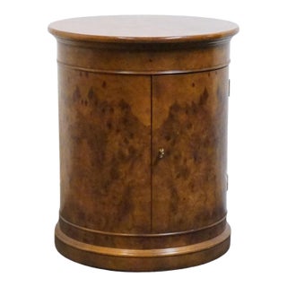 Henredon Furniture Traditional Style Bird's Eye Maple 21" Accent Round Storage End Table 4700-43 For Sale