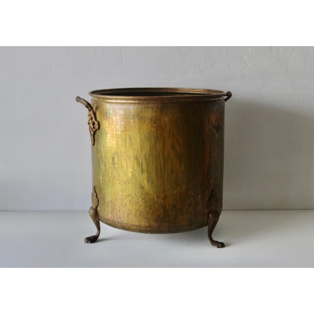 Extra Large English Style Brass Hammered Paw Footed Planter With Ornate Handles Vintage Mid Century For Sale - Image 16 of 18